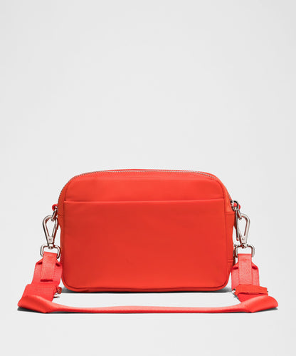Lululemon Everywhere Crossbody Bag 2L *Metal Hardware