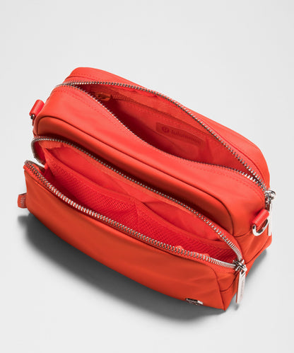Lululemon Everywhere Crossbody Bag 2L *Metal Hardware