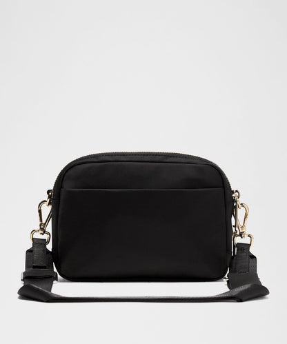 Lululemon Everywhere Crossbody Bag 2L *Metal Hardware