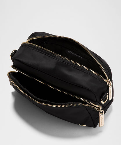 Lululemon Everywhere Crossbody Bag 2L *Metal Hardware