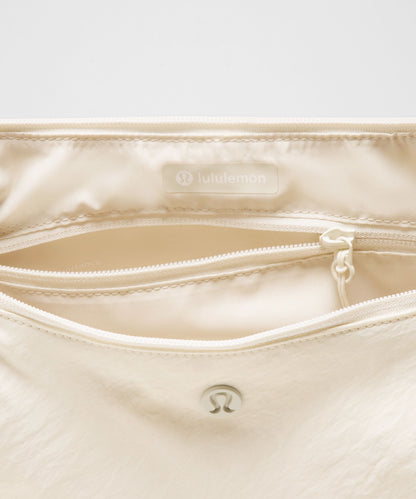Lululemon Slouchy Sling Bag 6L