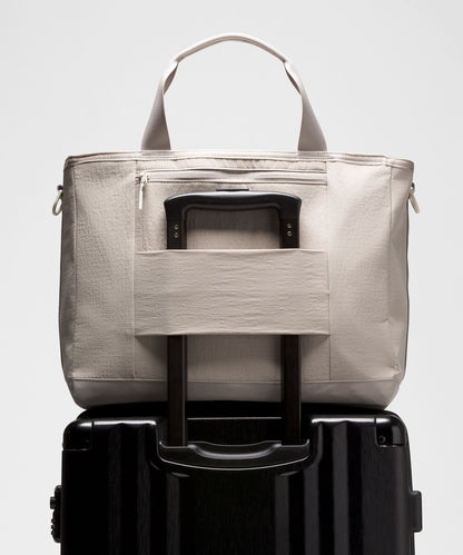 Lululemon Multi-Pocket Tote Bag 19.5L