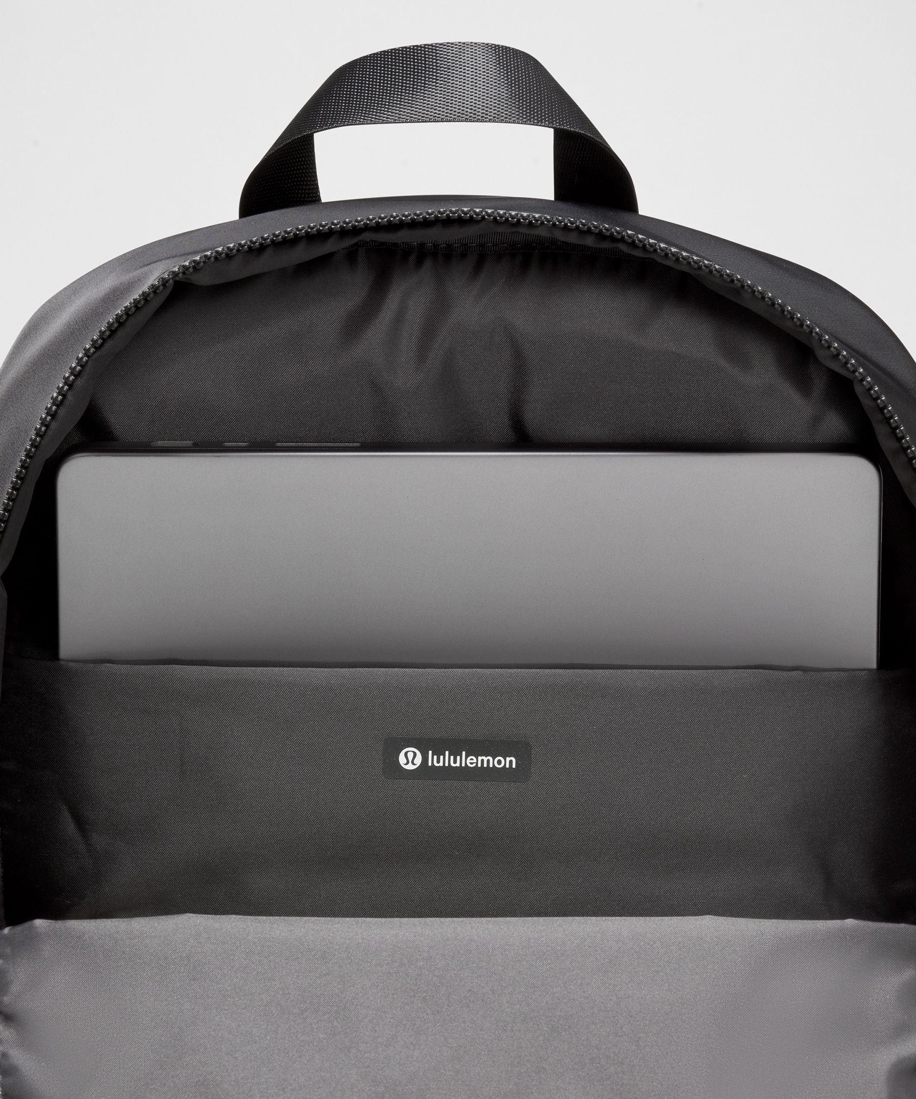 Lululemon Everywhere Backpack 22L