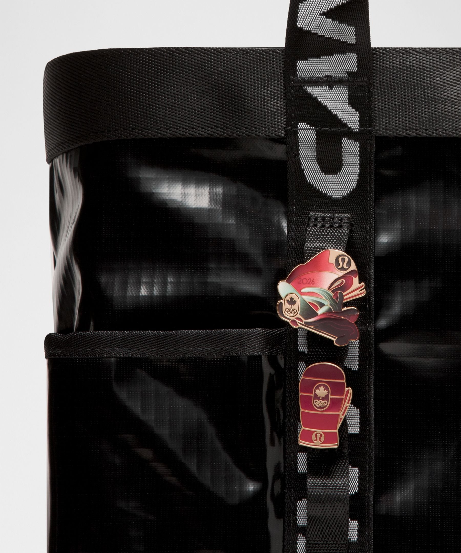 lululemon ripstop bag Lululemon Team Canada Ripstop Cinch-Closure Tote Bag 20L *COC Logo – Kicks  Machine