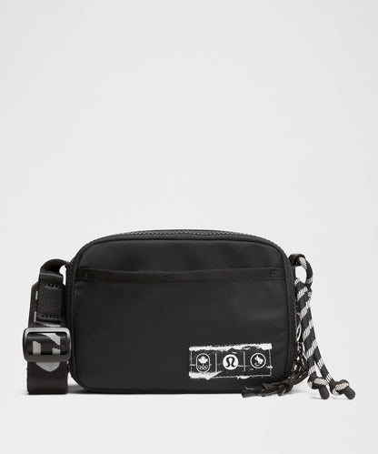 Lululemon Team Canada Future Legacy Easy Access Bag 1.5L *COC CPC Logo