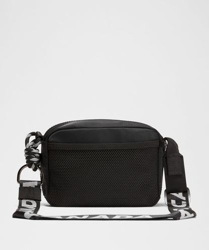 Lululemon Team Canada Future Legacy Easy Access Bag 1.5L *COC CPC Logo