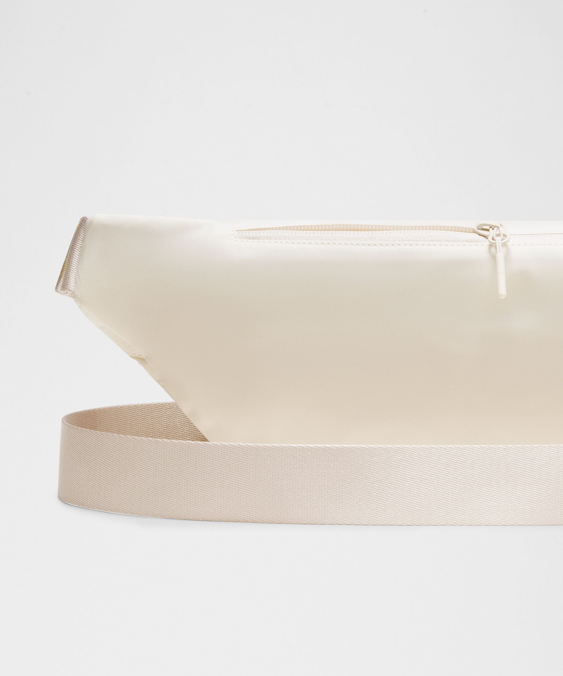 Lululemon Everywhere Belt Bag Extra Large 4L *Metal