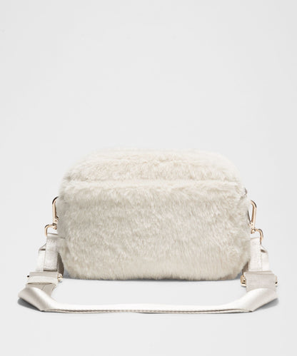 Lululemon Everywhere Crossbody Bag 2L *Plush Fleece