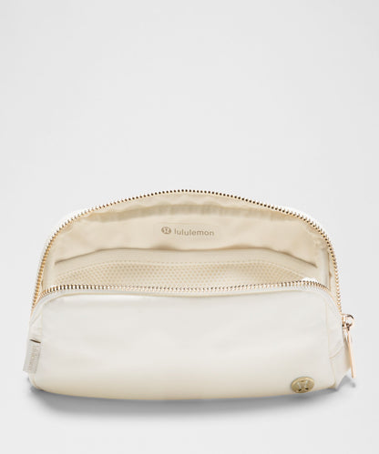 Lululemon Everywhere Belt Bag 1L *Striped Wordmark