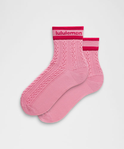 Lululemon Unisex Cable-Knit Quarter Socks
