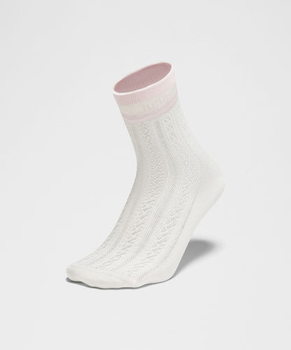 Lululemon Unisex Cable-Knit Quarter Socks