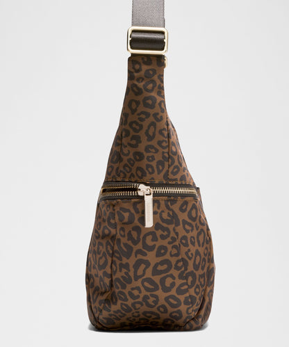 Lululemon Slouchy Sling Bag 6L *Metal Hardware