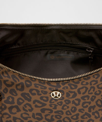 Lululemon Slouchy Sling Bag 6L *Metal Hardware