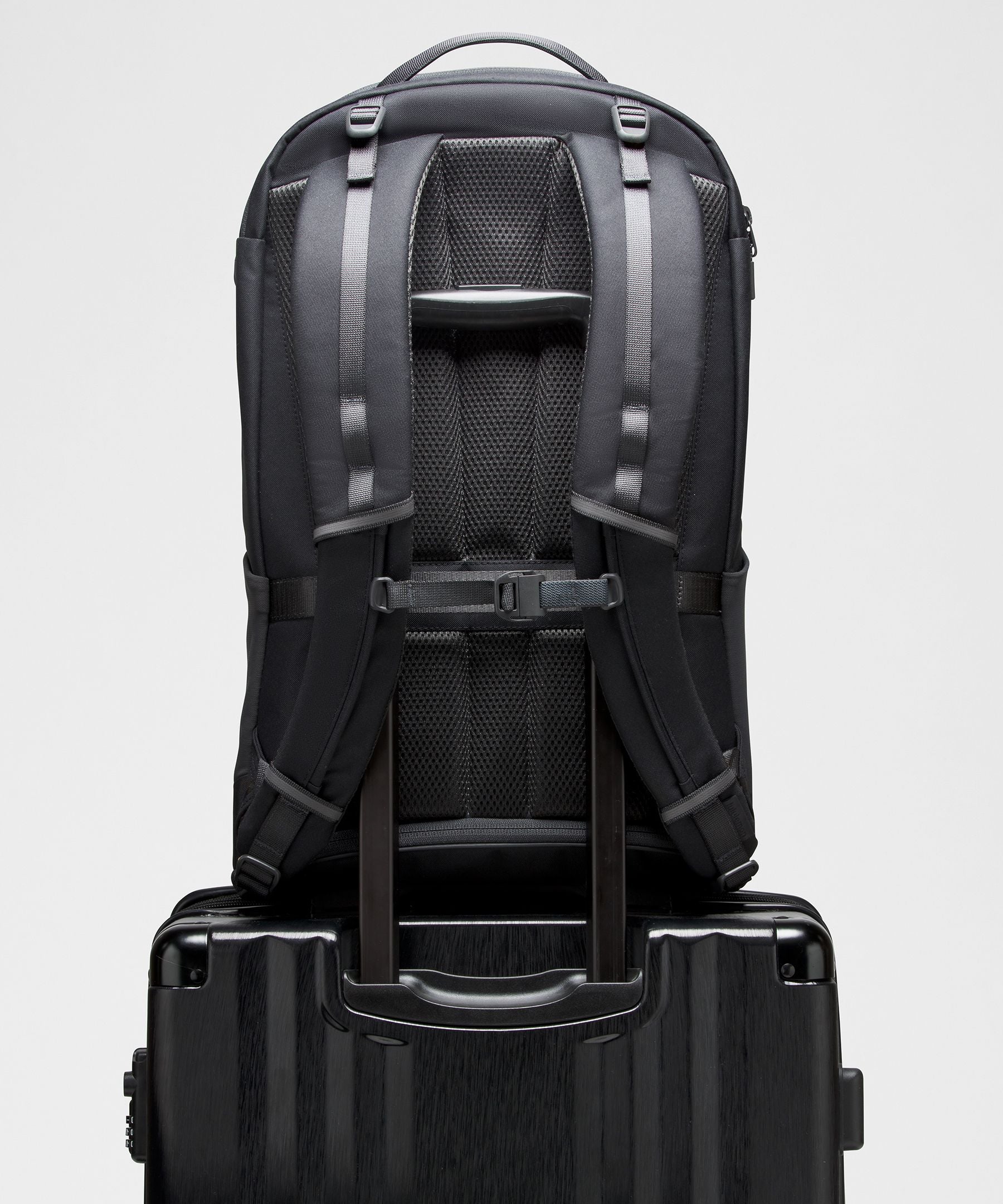 Lululemon Scuba Backpack 32L *Paracord