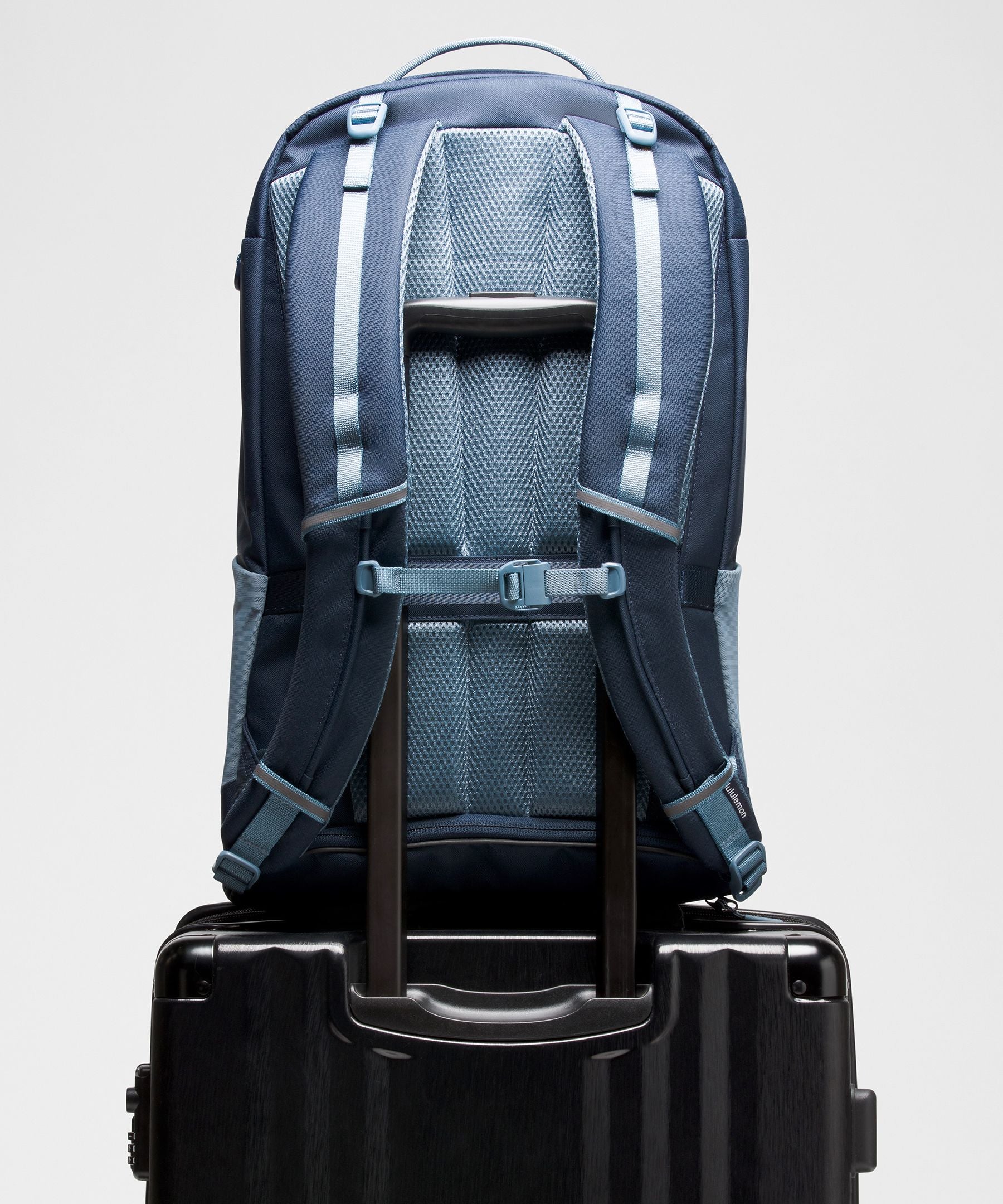Lululemon Scuba Backpack 32L *Paracord