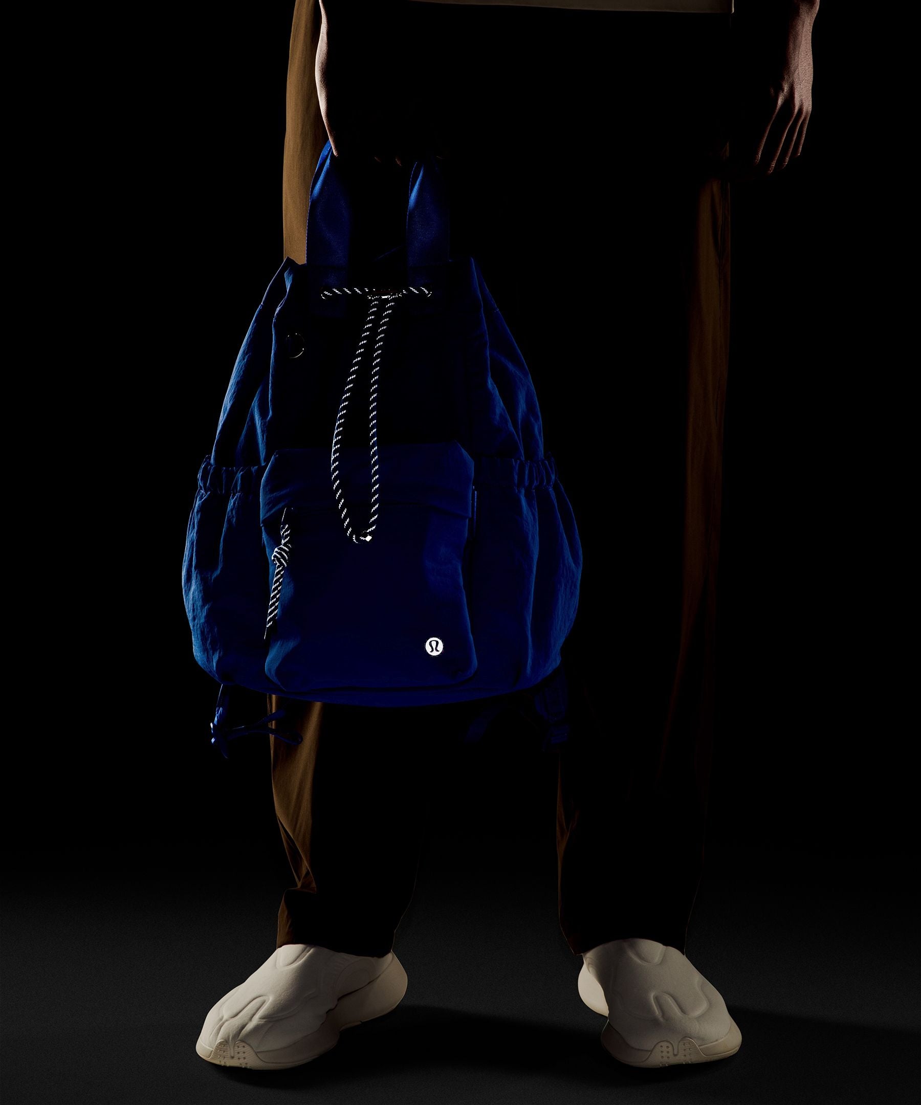 Lululemon 2-in-1 Drawstring Bucket Bag