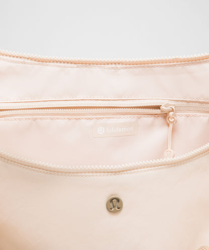Lululemon Large Slouchy Sling Bag 13L *Paracord