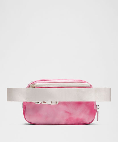 Lululemon Everywhere Belt Bag 1L *Metal Hardware