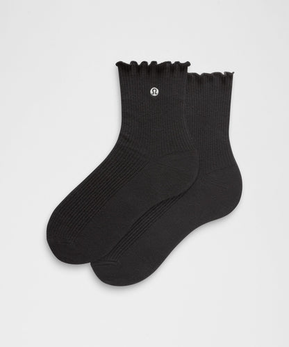 Lululemon Unisex Lettuce Edge Quarter Socks