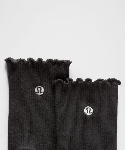 Lululemon Unisex Lettuce Edge Quarter Socks