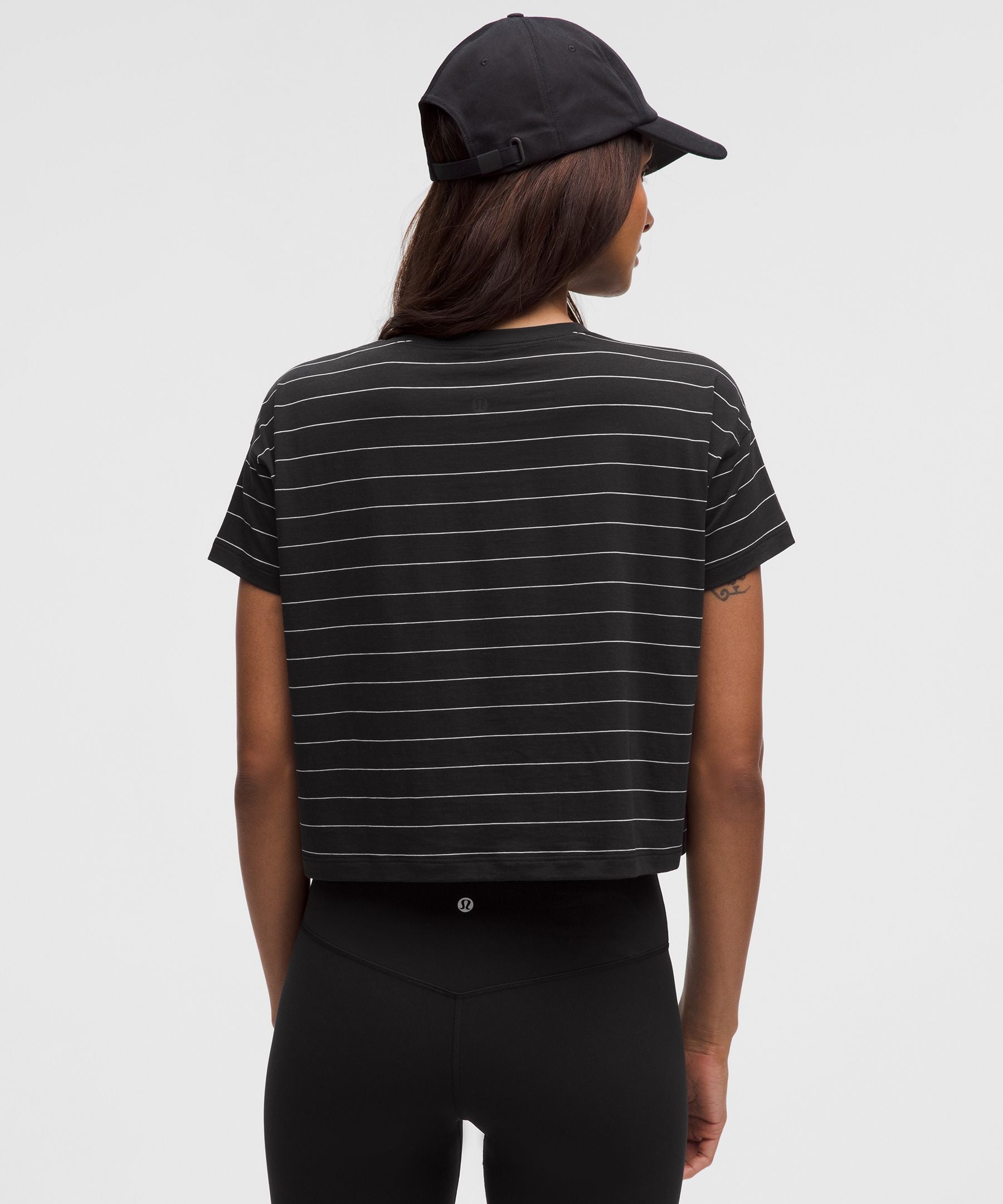 Lululemon Cates T-Shirt Short Serve Stripe Black White