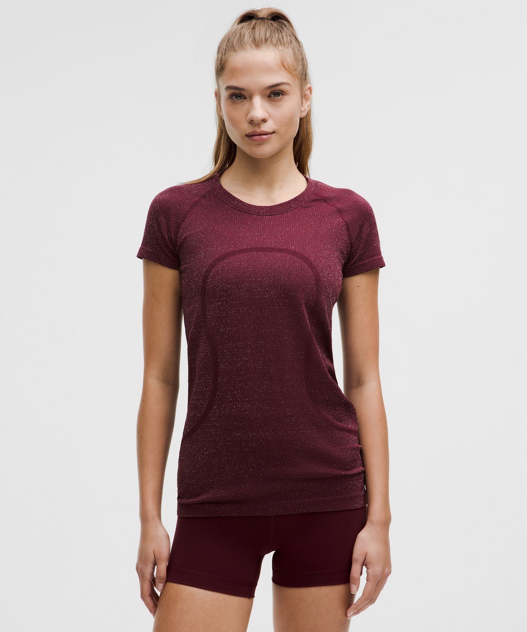 #color_parallel-texture-garnet/berry-red