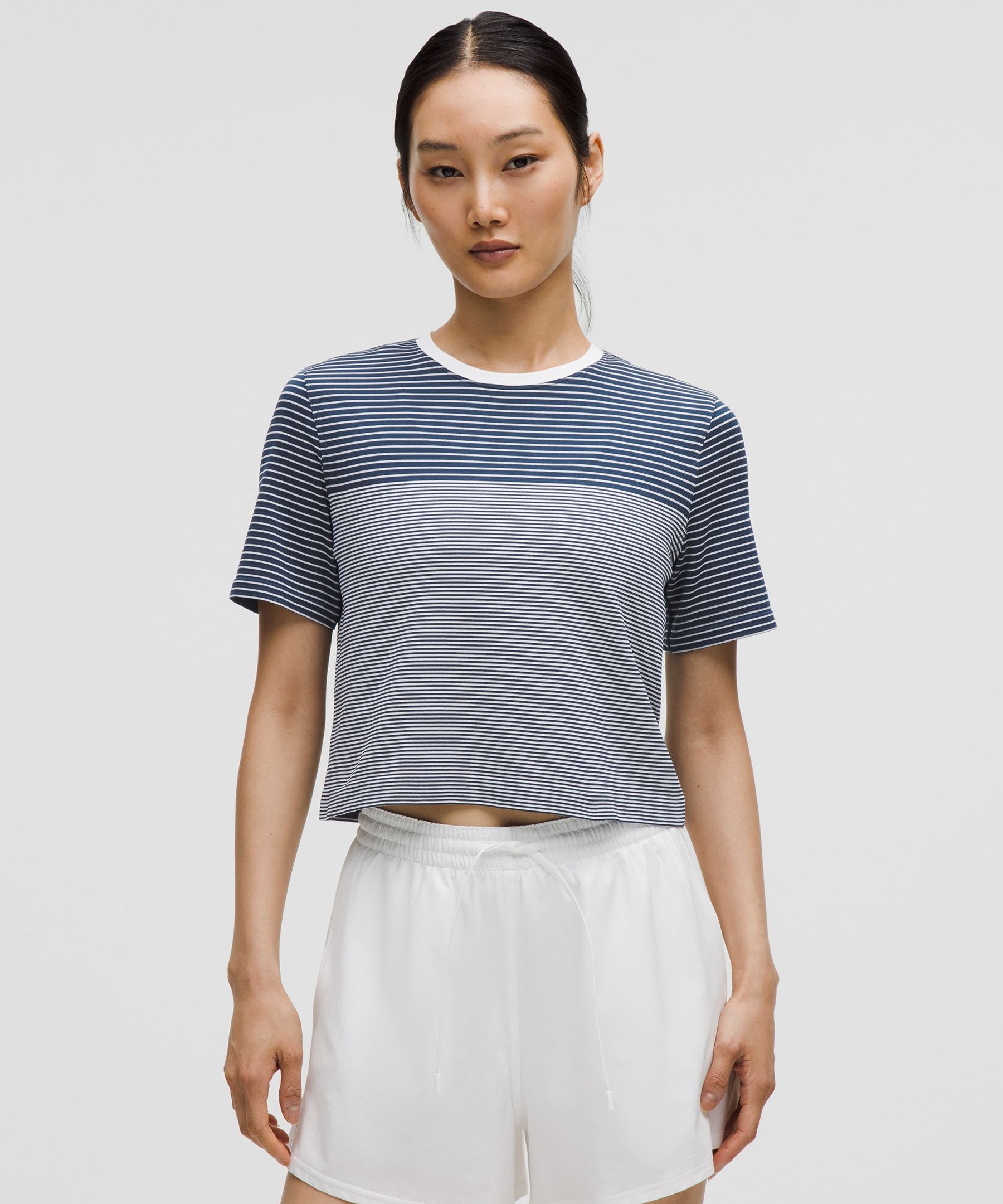 #color_club-blue/white