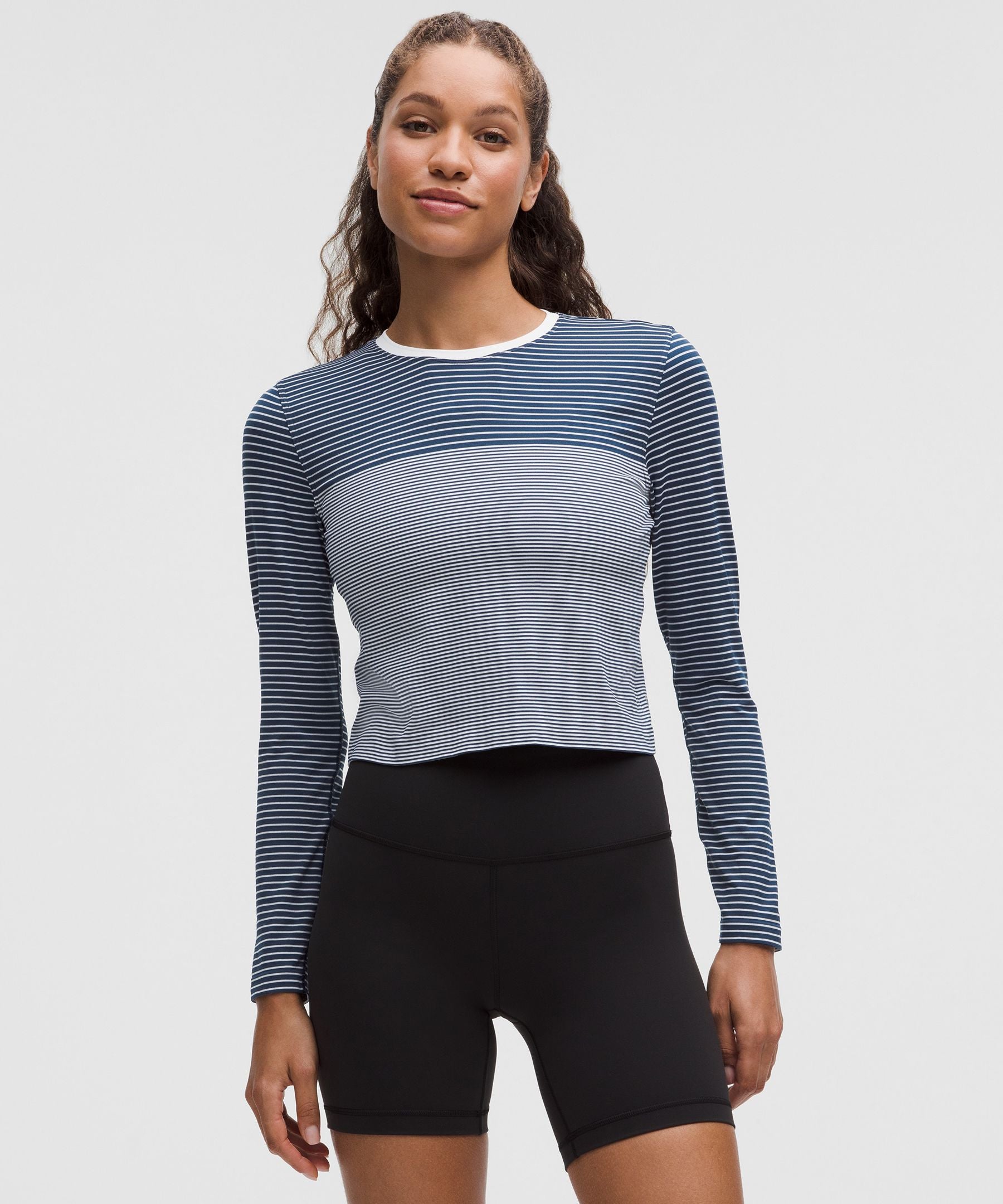 #color_club-blue/white