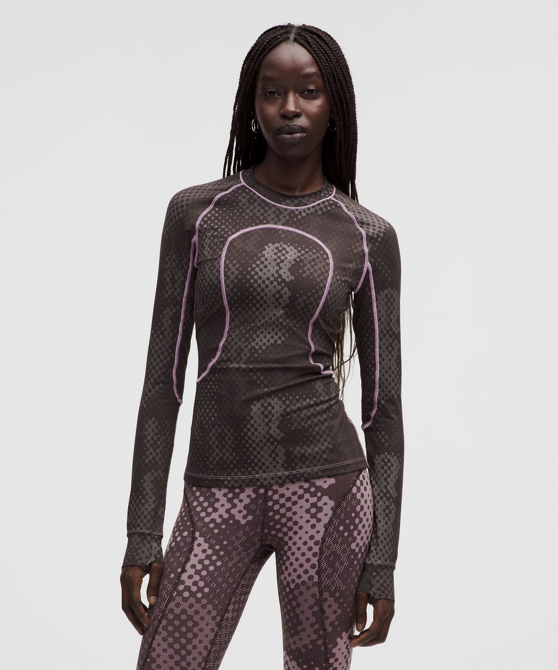 #color_from-afar-jacquard-black-sable-light-vapor