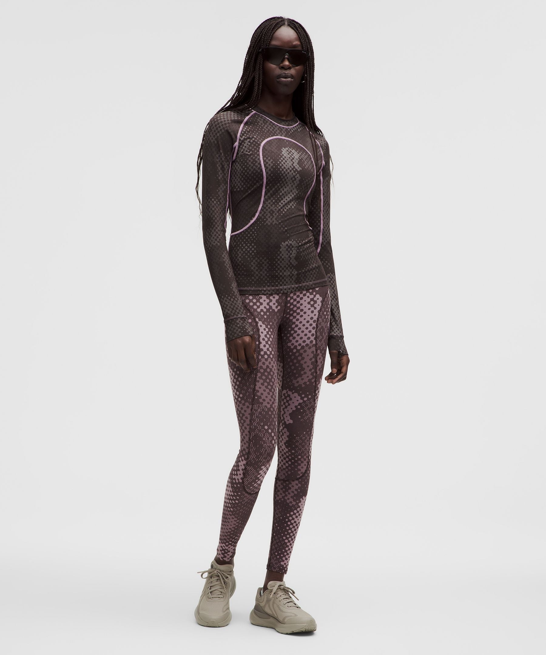 #color_from-afar-jacquard-black-sable-light-vapor