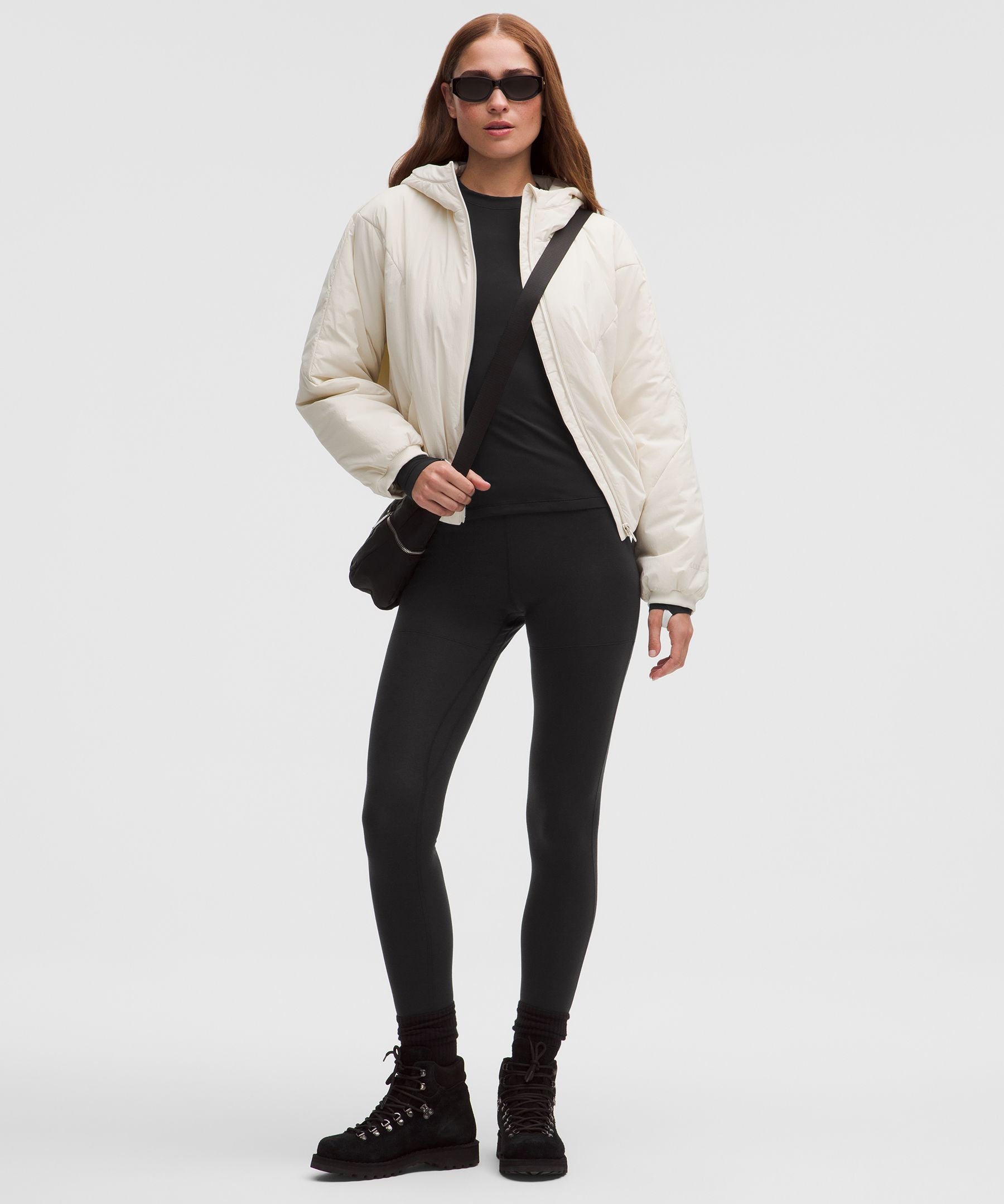 #color_black/light-ivory