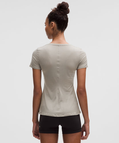 Lululemon Women's Lightweight Flowy Hem Short-Sleeve Shirt