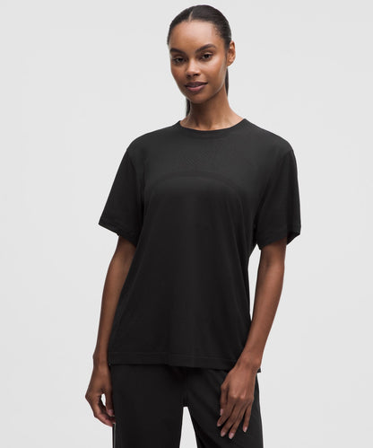 Lululemon Women's Swiftly Relaxed Short-Sleeve Shirt Hip Length *Logo