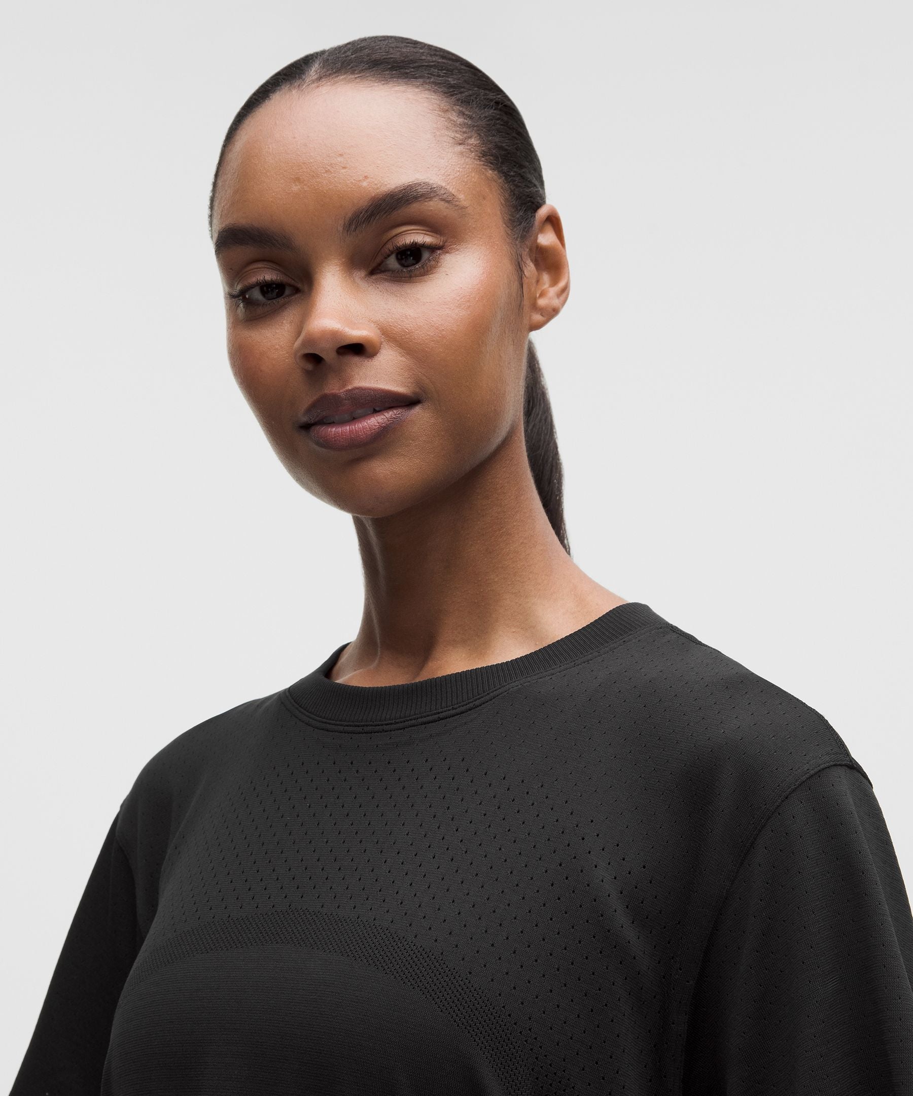 Lululemon Women's Swiftly Relaxed Short-Sleeve Shirt Hip Length *Logo