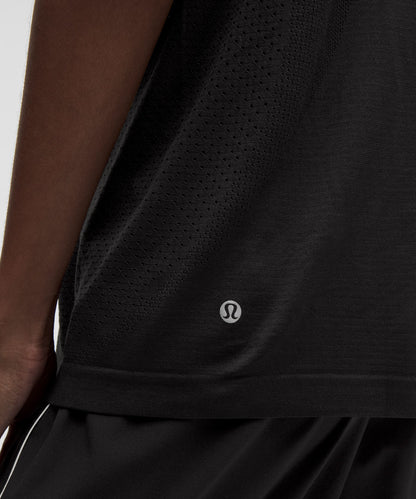 Lululemon Women's Swiftly Relaxed Short-Sleeve Shirt Hip Length *Logo