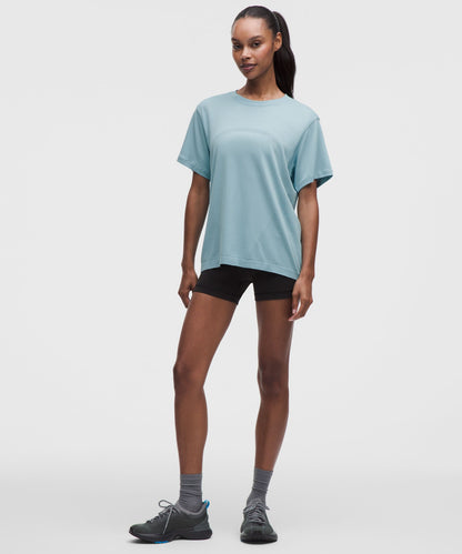 Lululemon Women's Swiftly Relaxed Short-Sleeve Shirt Hip Length *Logo