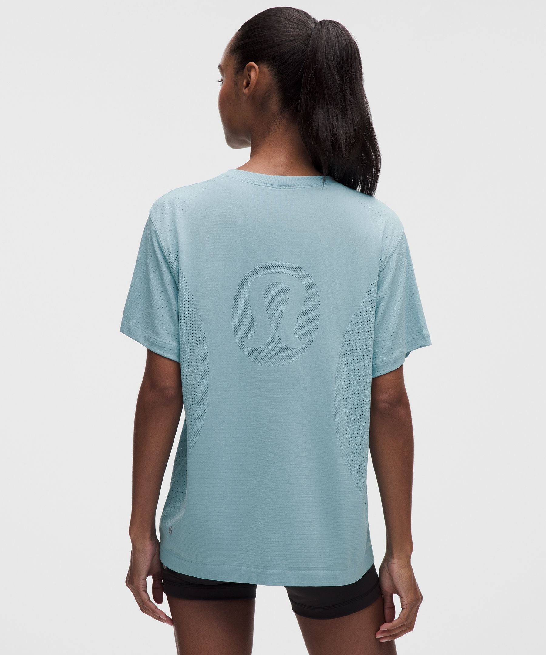 Lululemon Women's Swiftly Relaxed Short-Sleeve Shirt Hip Length *Logo
