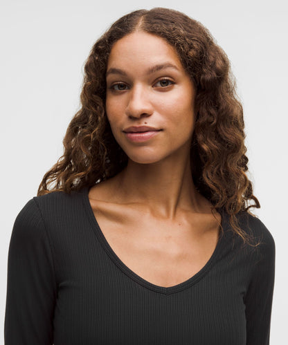 Lululemon Women's Hold Tight Micro-Rib V-Neck Long-Sleeve Shirt