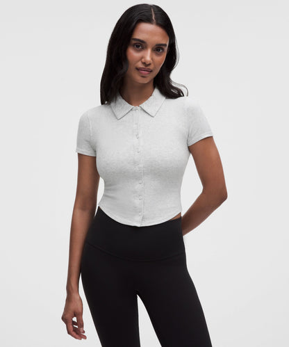Lululemon Women's Button-Up Collared Short-Sleeve Shirt