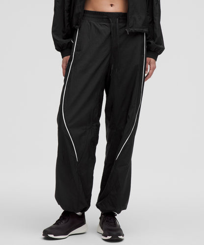 Lululemon Women's License to Train Mid-Rise Lightweight Jogger