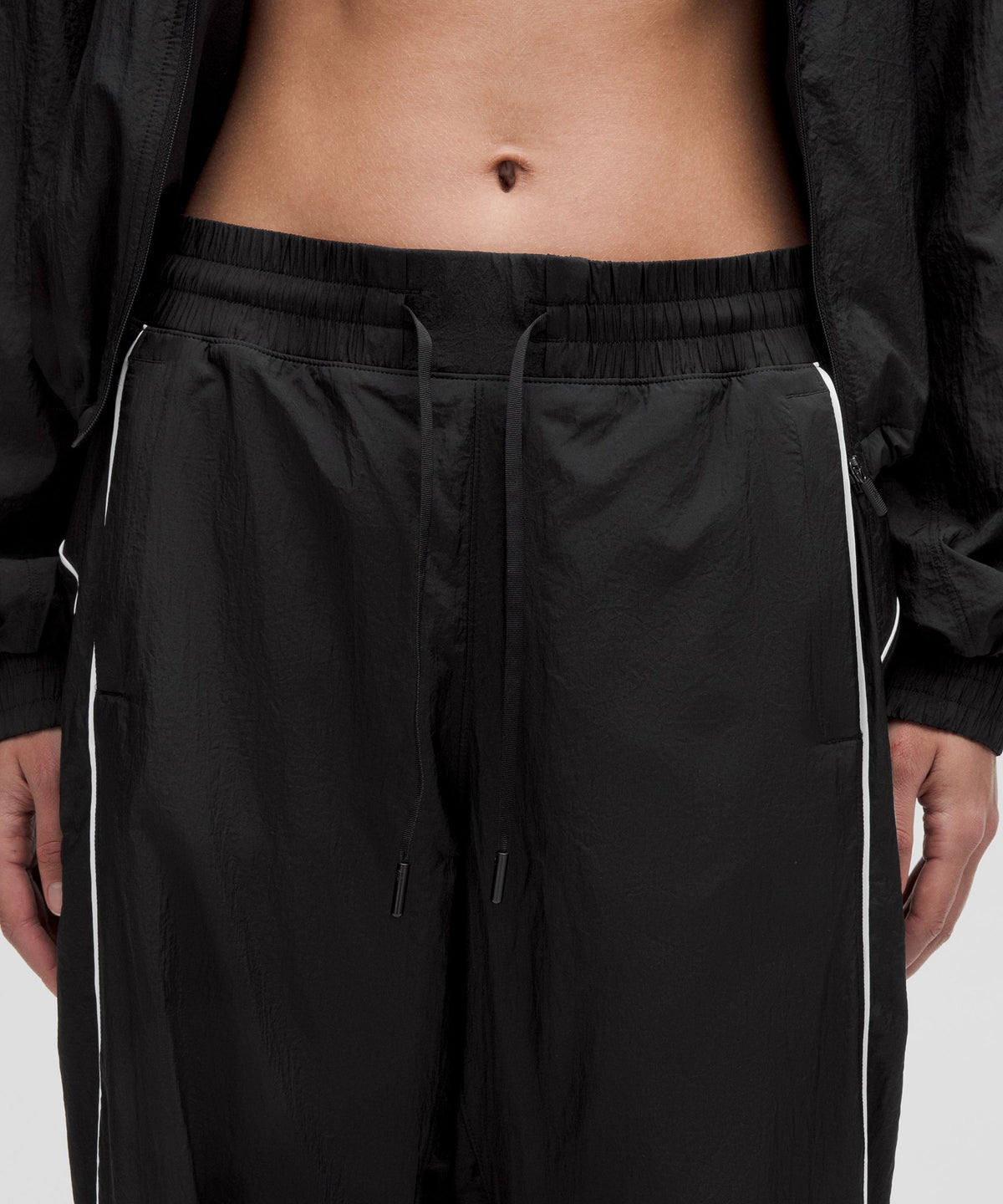 Lululemon Women's License to Train Mid-Rise Lightweight Jogger