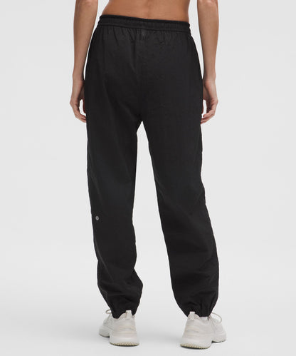 Lululemon Women's License to Train Woven Mid-Rise Jogger