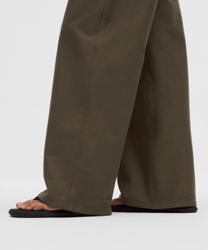 Lululemon Women's EasyFive Low-Rise Classic Wide-Leg Pant *Regular