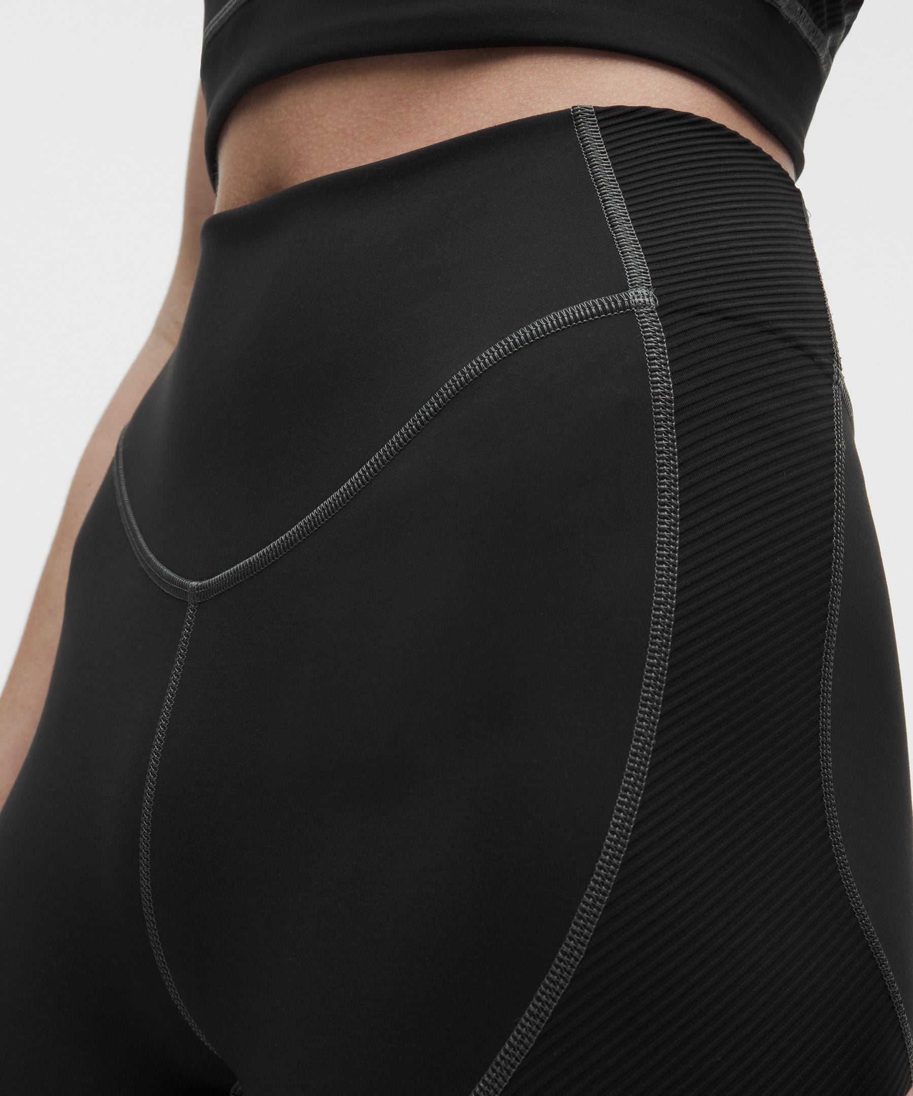 Lululemon Women's Everlux Panelled High-Rise Tight 25"