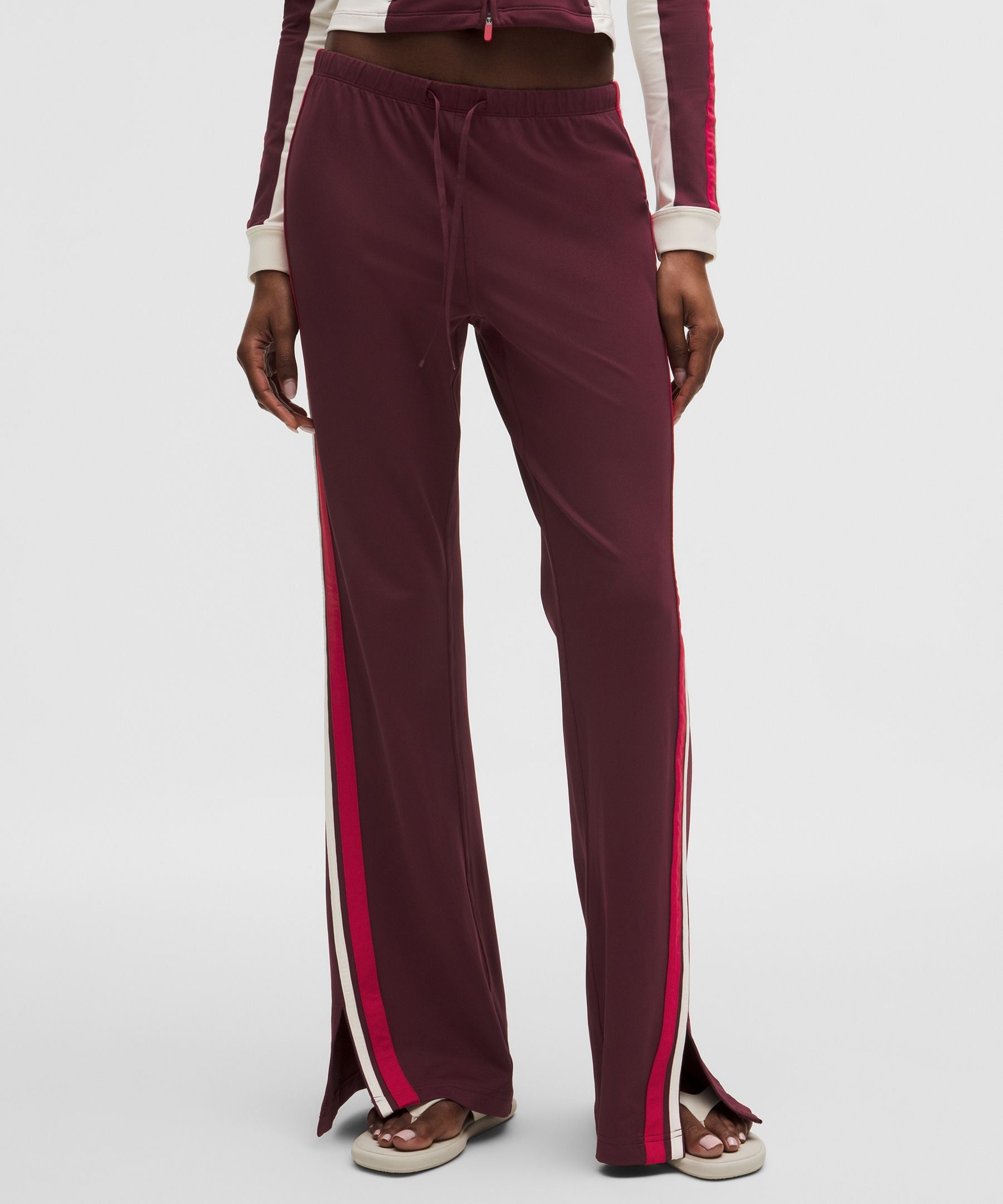#color_burgundy-bay