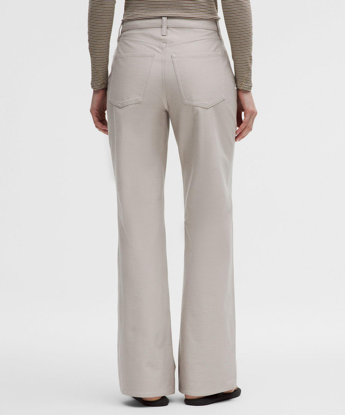Lululemon Women's EasyFive High-Rise Subtle-Flare Pant *Short