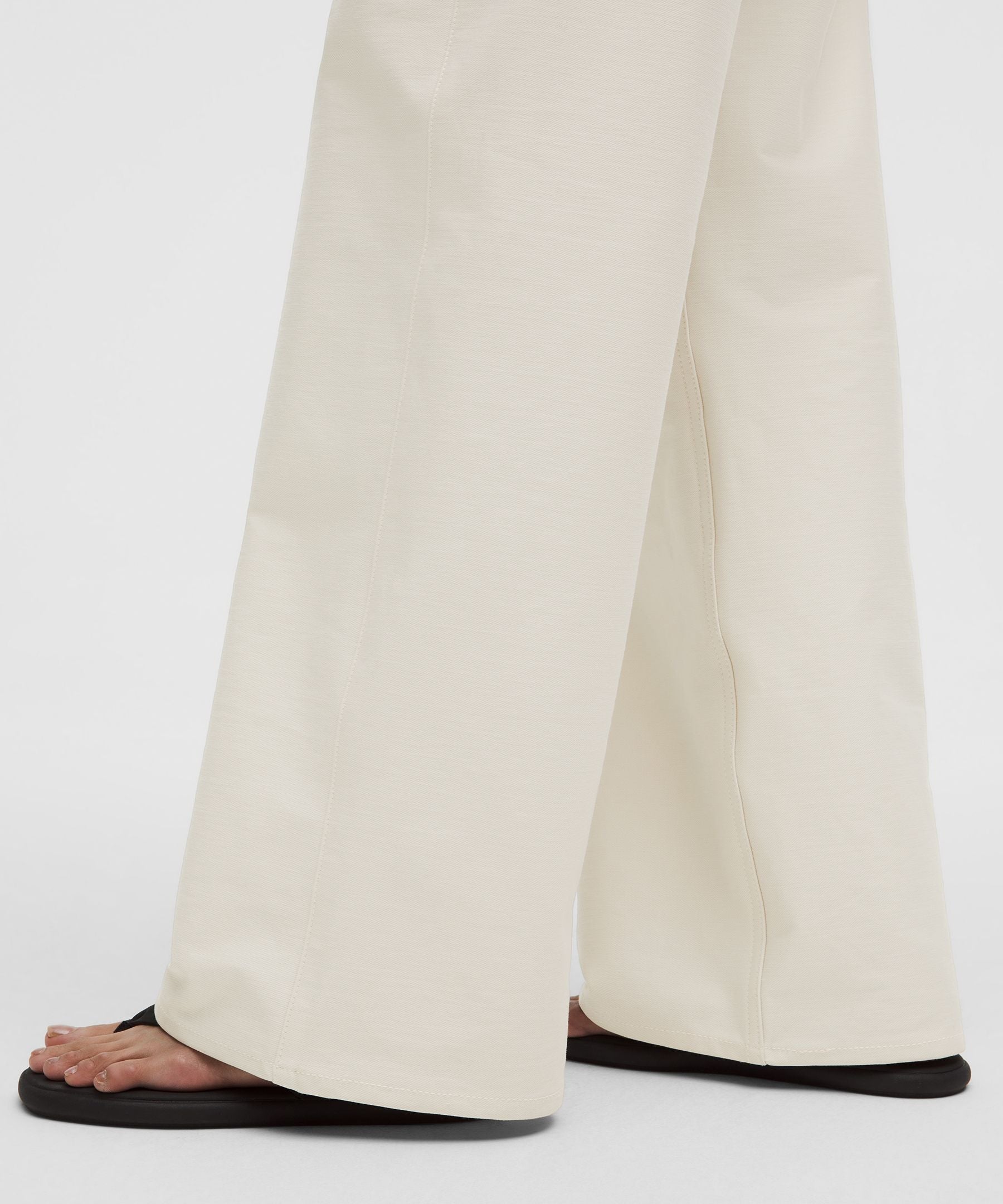 Lululemon Women's EasyFive Low-Rise Classic Wide-Leg Pant *Short