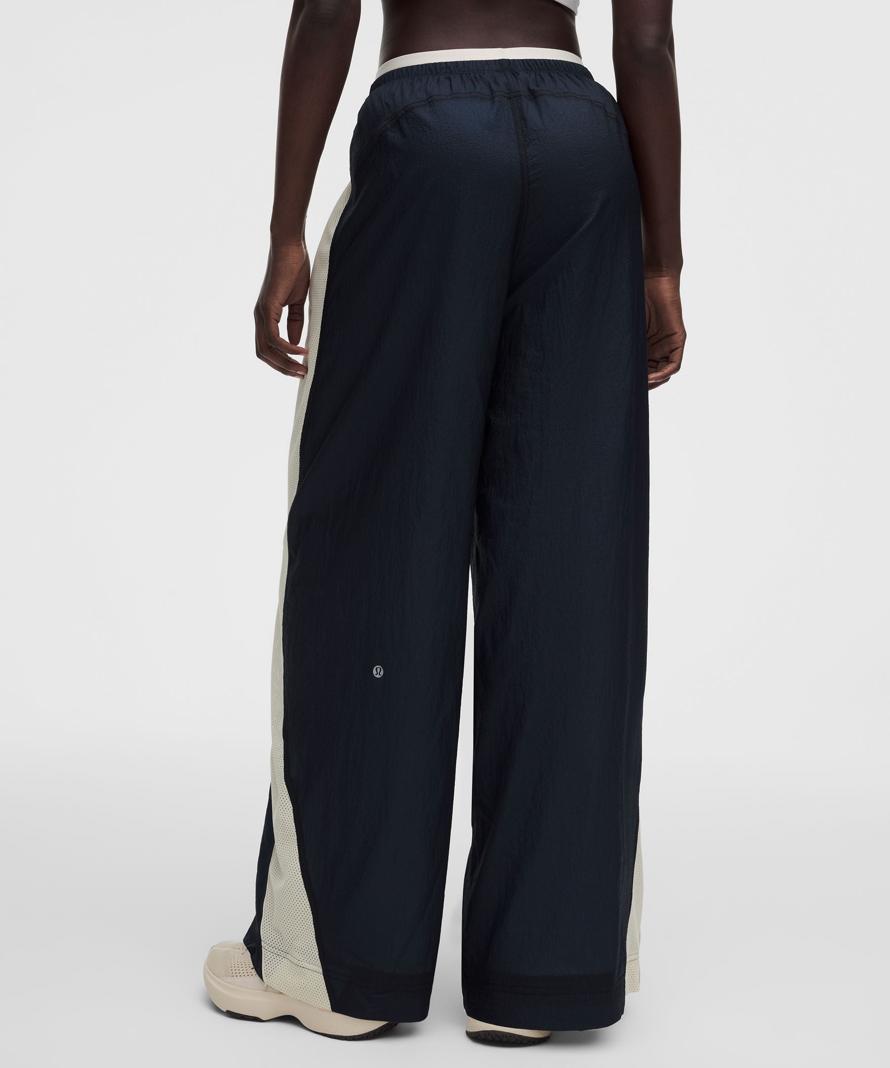 Lululemon License to Train Textured Nylon Mid-Rise Pant