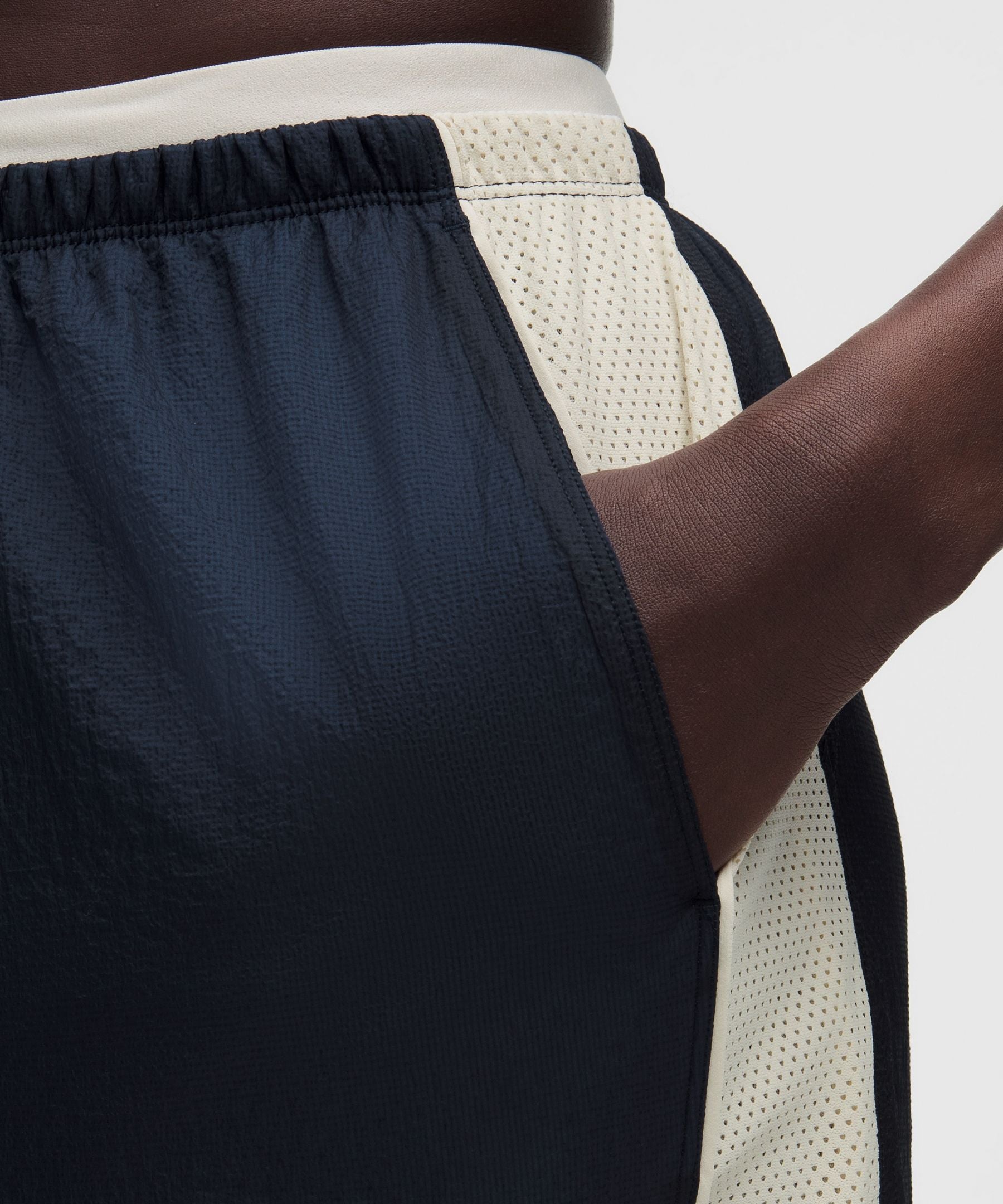 Lululemon License to Train Textured Nylon Mid-Rise Pant