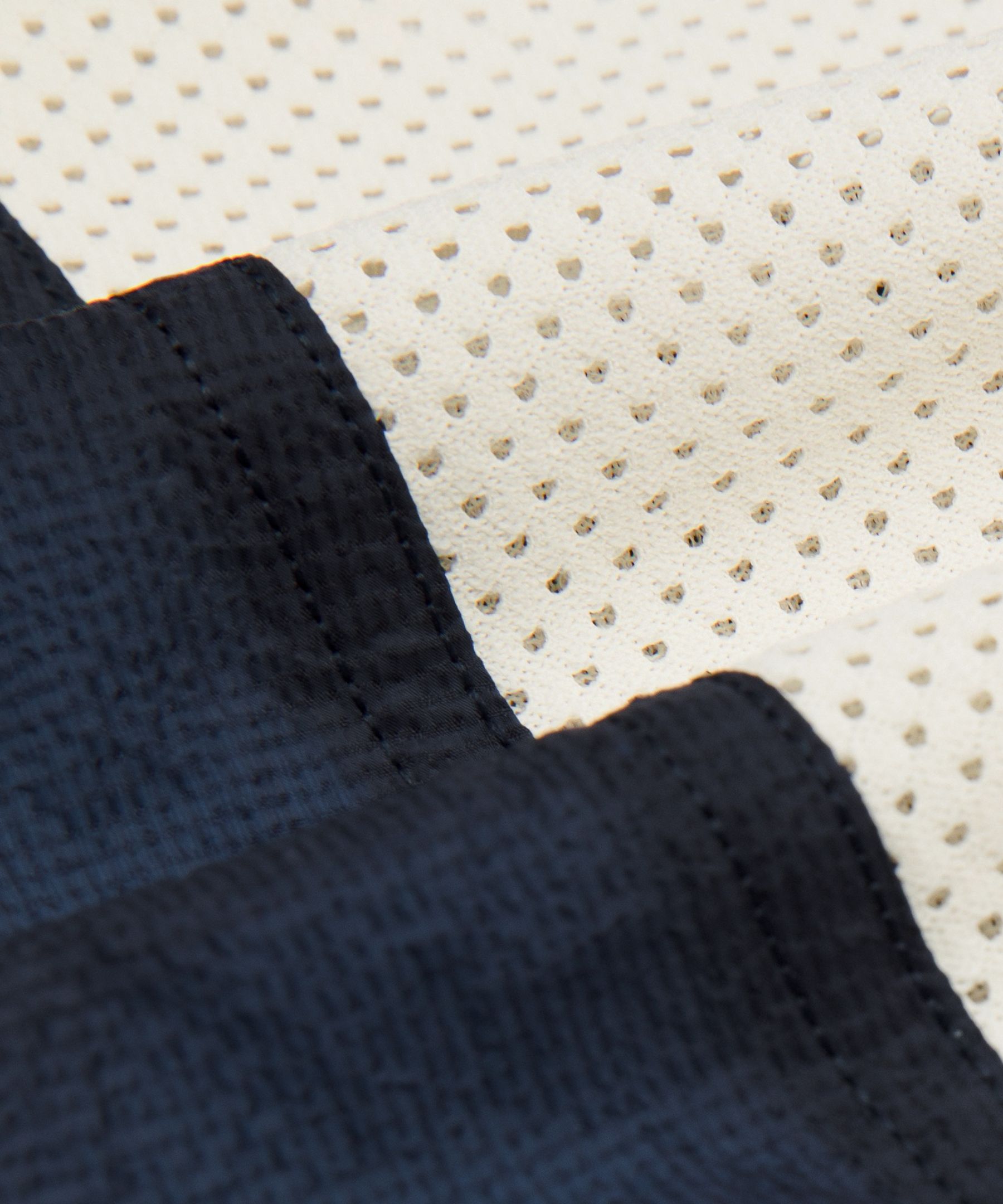 Lululemon License to Train Textured Nylon Mid-Rise Pant